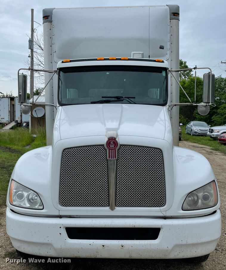 image for item IC9334 2013 Kenworth T270  box truck