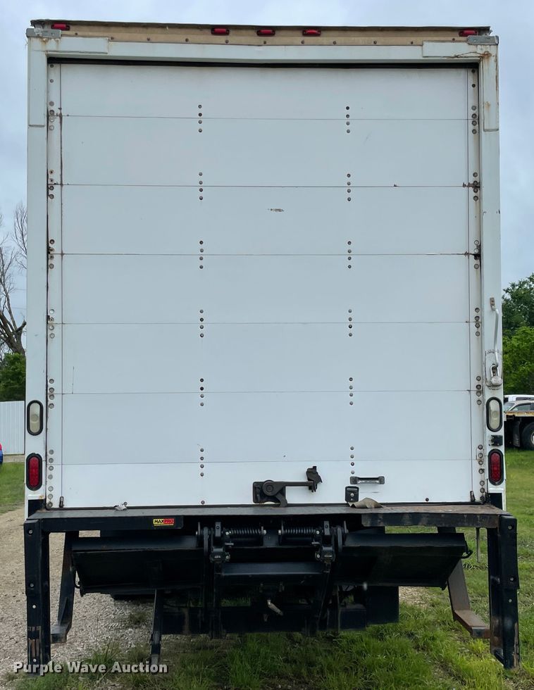 image for item IC9334 2013 Kenworth T270  box truck