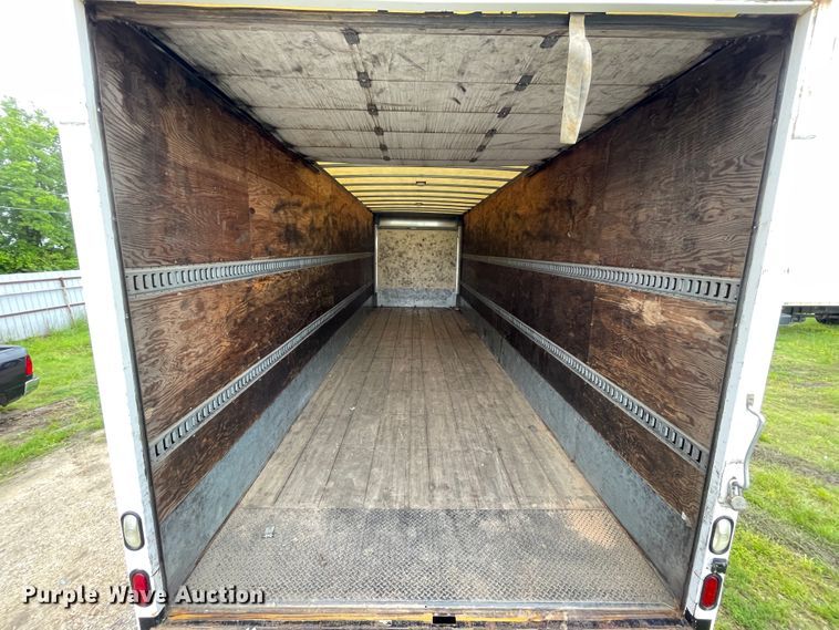 image for item IC9334 2013 Kenworth T270  box truck