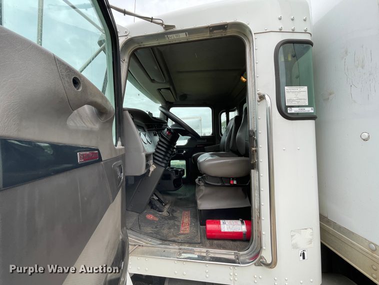 image for item IC9334 2013 Kenworth T270  box truck