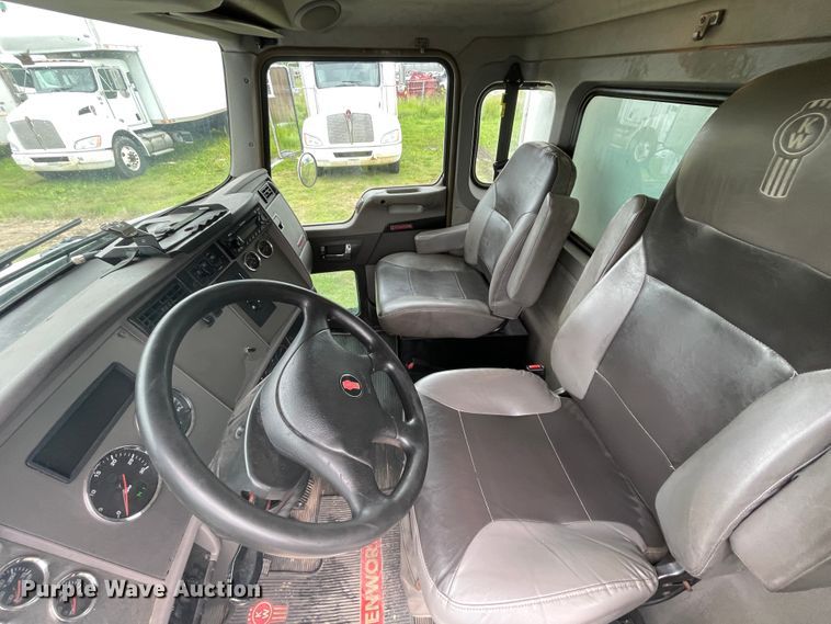 image for item IC9334 2013 Kenworth T270  box truck