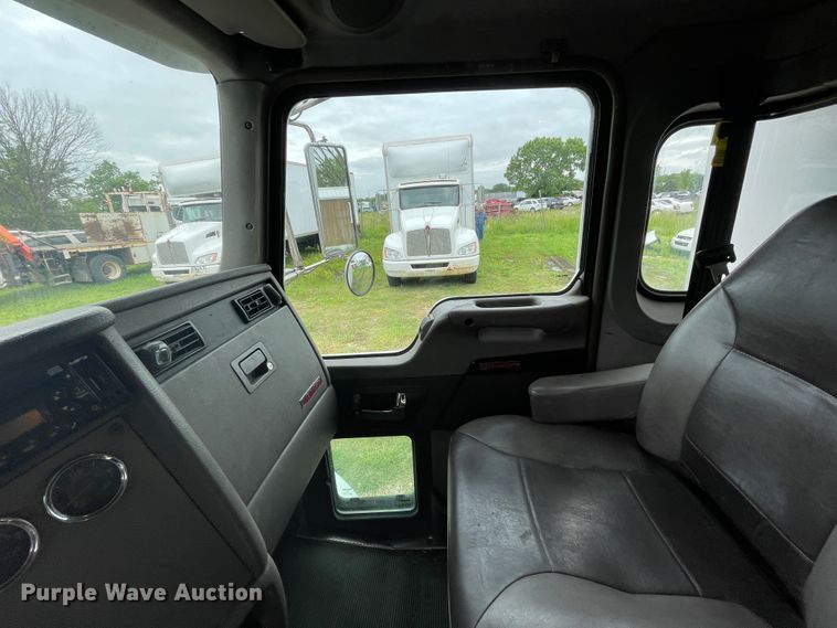 image for item IC9334 2013 Kenworth T270  box truck