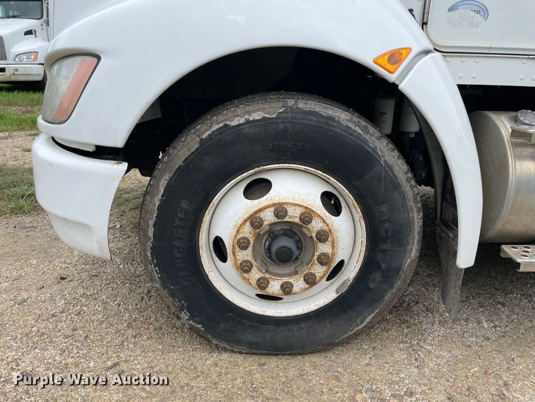 image for item IC9334 2013 Kenworth T270  box truck