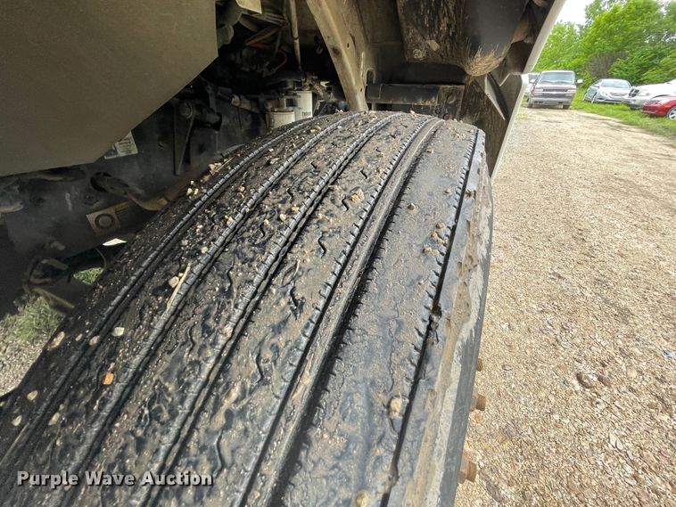 image for item IC9334 2013 Kenworth T270  box truck