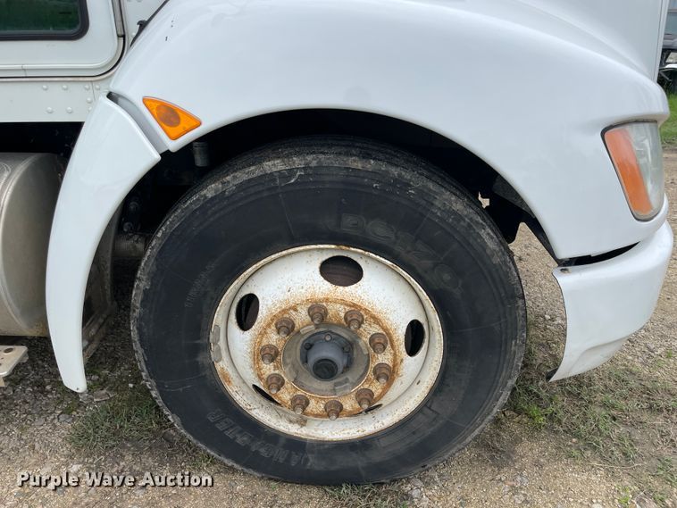 image for item IC9334 2013 Kenworth T270  box truck