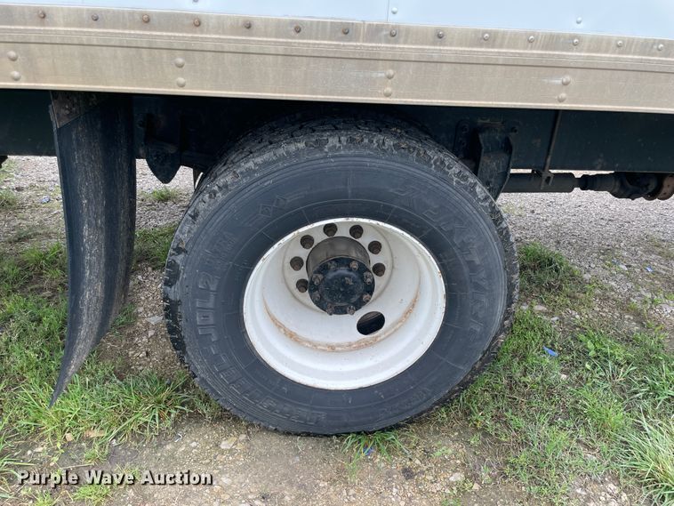 image for item IC9334 2013 Kenworth T270  box truck