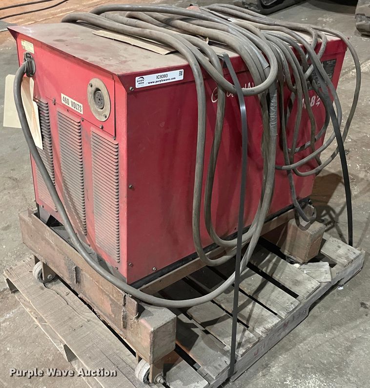 image for item IC9393 Lincoln Electric IdealArc DC-600  welder