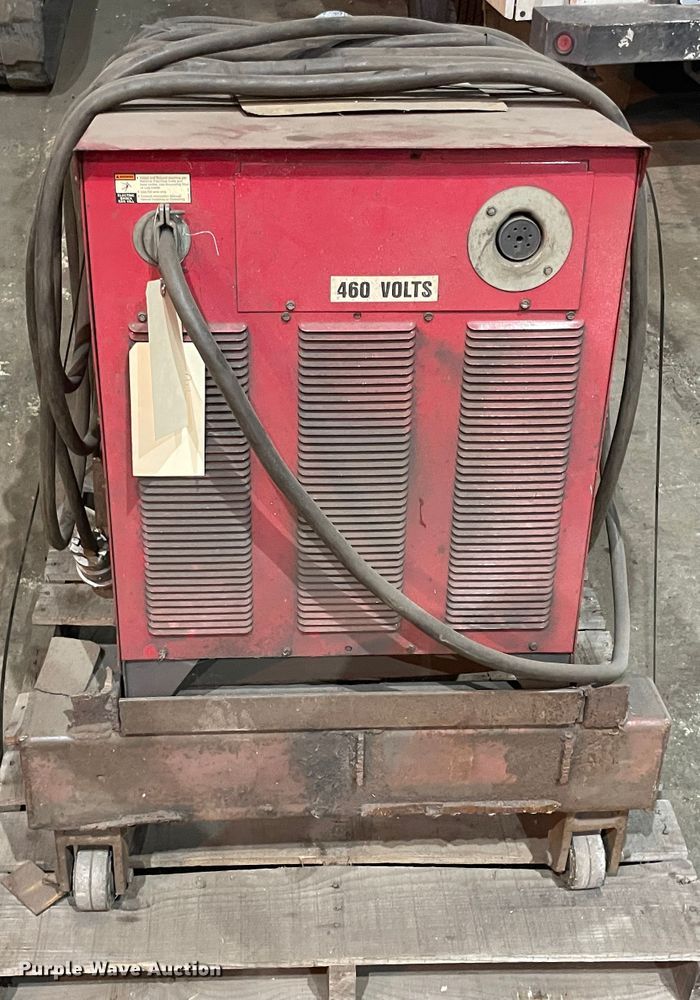 image for item IC9393 Lincoln Electric IdealArc DC-600  welder