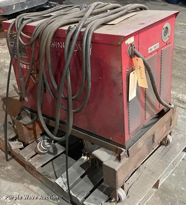 image for item IC9393 Lincoln Electric IdealArc DC-600  welder