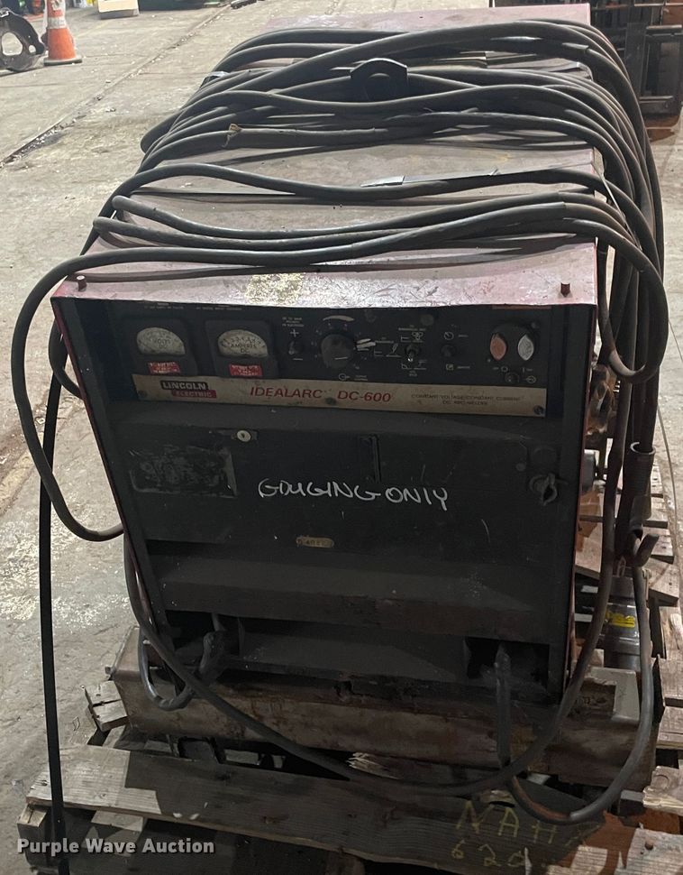 image for item IC9393 Lincoln Electric IdealArc DC-600  welder