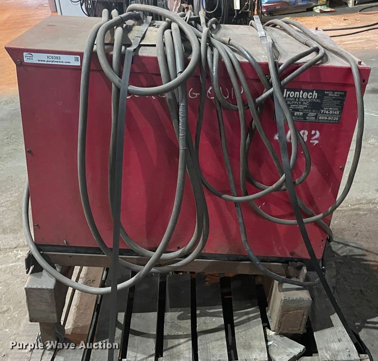 image for item IC9393 Lincoln Electric IdealArc DC-600  welder