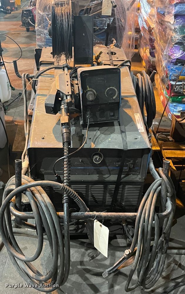 image for item IC9394 Miller Deltaweld 452  welder