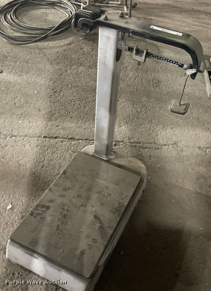 image for item IC9398 Fairbanks 41-3132 beam balance scale