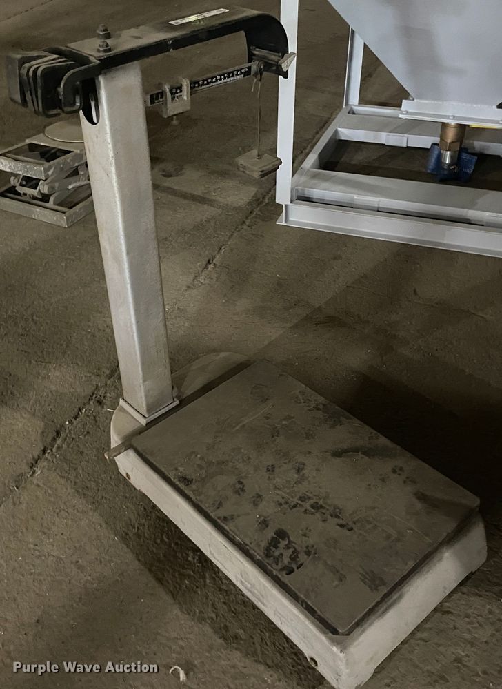 image for item IC9398 Fairbanks 41-3132 beam balance scale