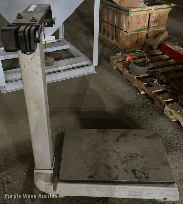 image for item IC9398 Fairbanks 41-3132 beam balance scale