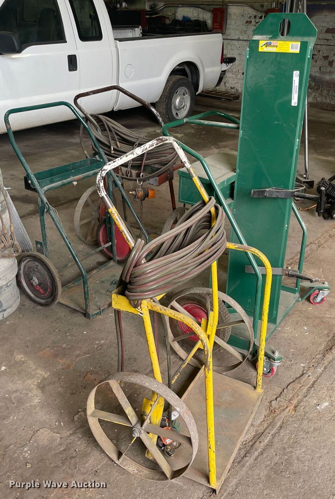 (4) torch bottle carts in Pittsburg, KS Item IC9399 sold Purple Wave