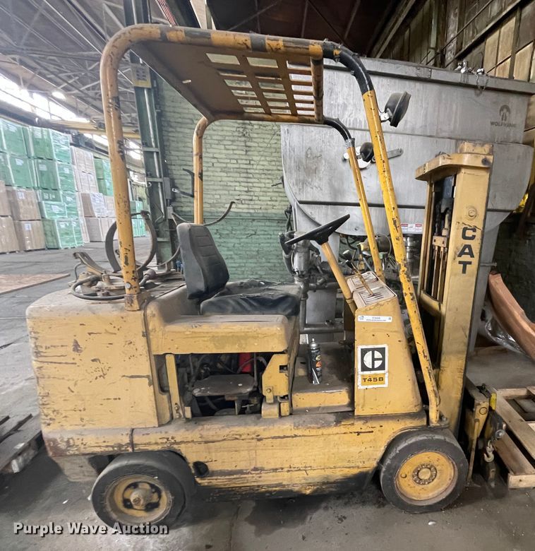image for item IC9406 Caterpillar T45B  forklift