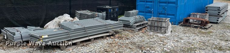 image for item IC9408 (4) pallets of assorted railcar grating