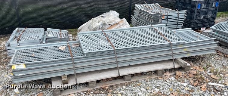 image for item IC9408 (4) pallets of assorted railcar grating