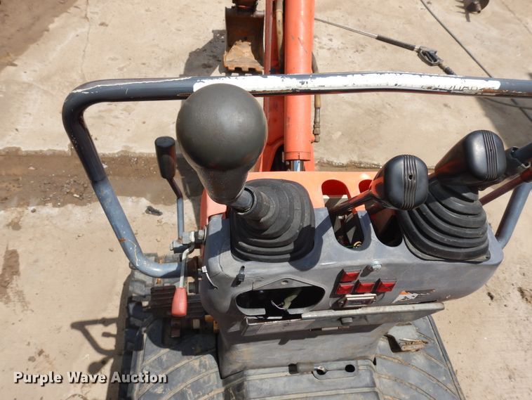 image for item ID9955 2009 Kubota K008-3  mini excavator