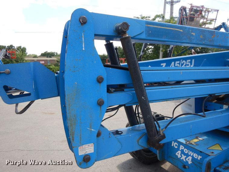 image for item ID9962 2005 Genie Z45/25  boom lift