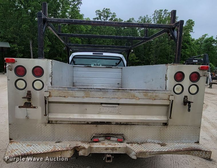 image for item IF9848 2001 Ford F550 Super Duty  utility / service truck