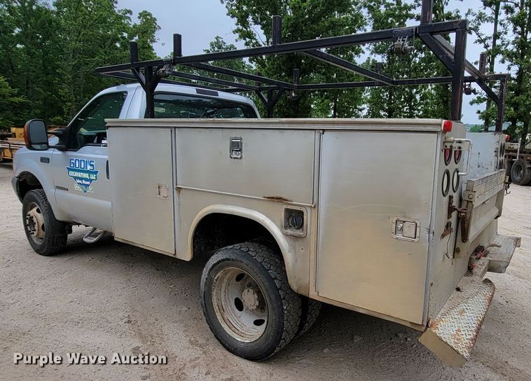 image for item IF9848 2001 Ford F550 Super Duty  utility / service truck