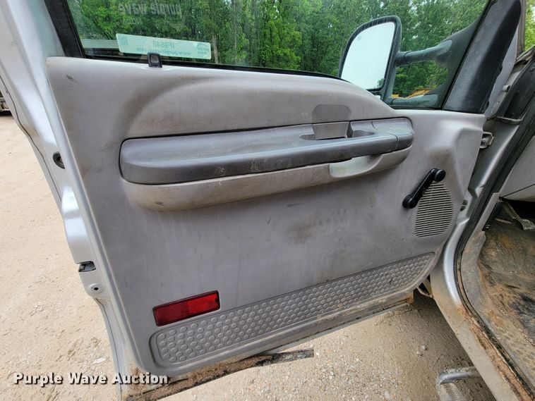 image for item IF9848 2001 Ford F550 Super Duty  utility / service truck