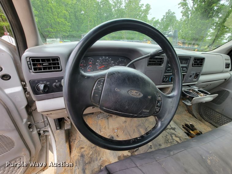 image for item IF9848 2001 Ford F550 Super Duty  utility / service truck