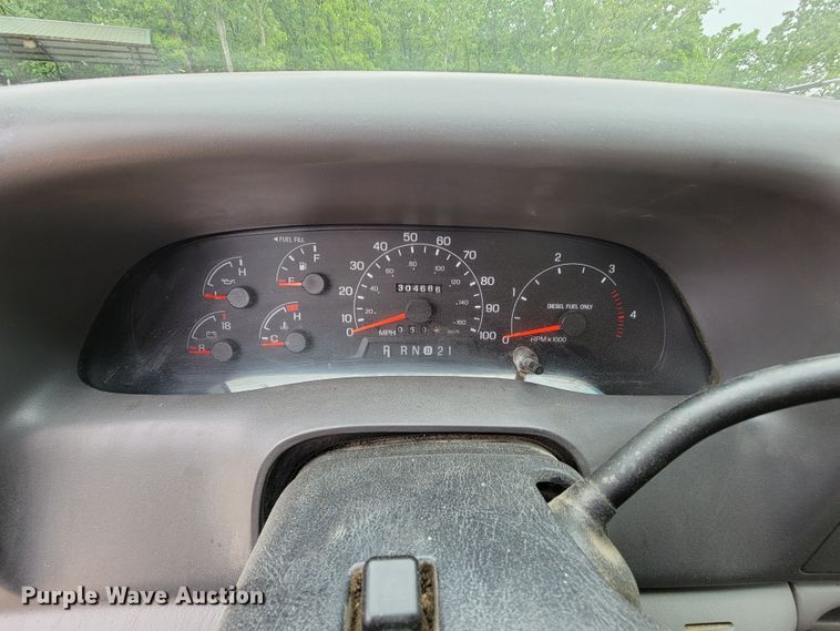 image for item IF9848 2001 Ford F550 Super Duty  utility / service truck