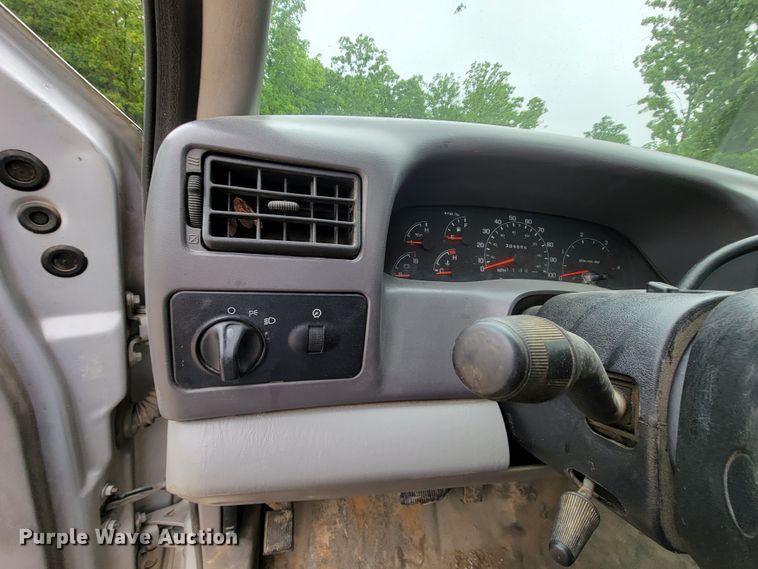 image for item IF9848 2001 Ford F550 Super Duty  utility / service truck