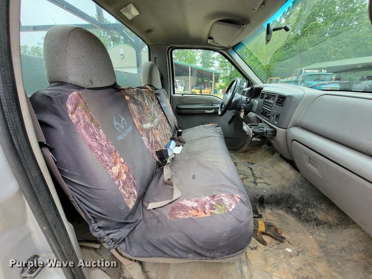 image for item IF9848 2001 Ford F550 Super Duty  utility / service truck