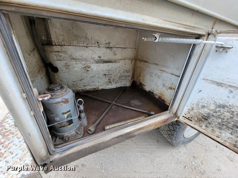 image for item IF9848 2001 Ford F550 Super Duty  utility / service truck