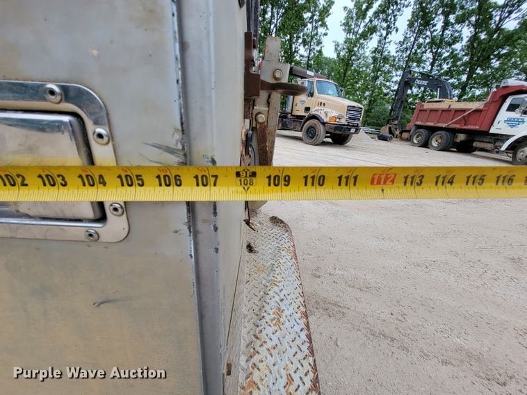 image for item IF9848 2001 Ford F550 Super Duty  utility / service truck