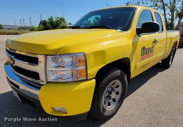 image for item IF9856 2010 Chevrolet 1500  Ext. Cab pickup truck