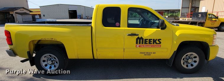 image for item IF9856 2010 Chevrolet 1500  Ext. Cab pickup truck