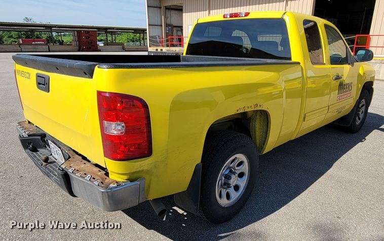 image for item IF9856 2010 Chevrolet 1500  Ext. Cab pickup truck