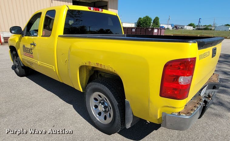 image for item IF9856 2010 Chevrolet 1500  Ext. Cab pickup truck