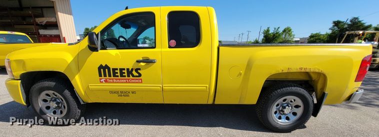 image for item IF9856 2010 Chevrolet 1500  Ext. Cab pickup truck