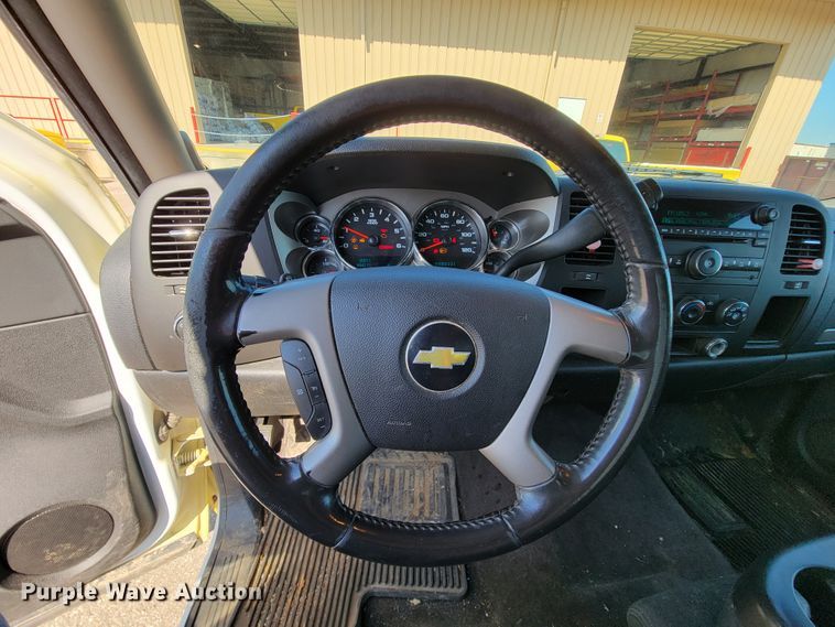 image for item IF9856 2010 Chevrolet 1500  Ext. Cab pickup truck