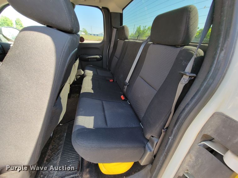 image for item IF9856 2010 Chevrolet 1500  Ext. Cab pickup truck