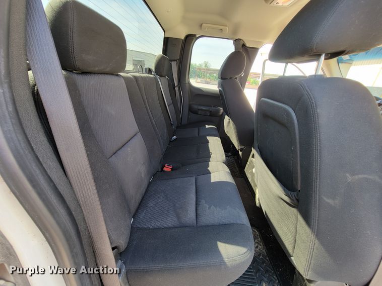 image for item IF9856 2010 Chevrolet 1500  Ext. Cab pickup truck