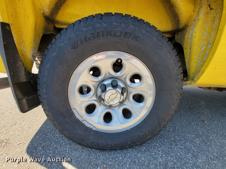 image for item IF9856 2010 Chevrolet 1500  Ext. Cab pickup truck