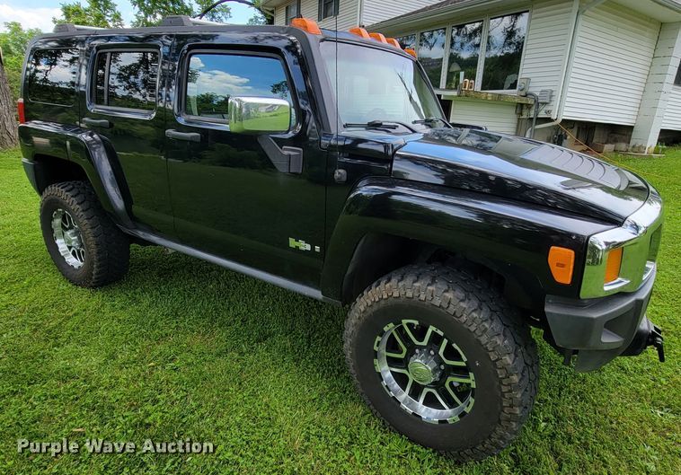 image for item IF9857 2006 Hummer H3  SUV