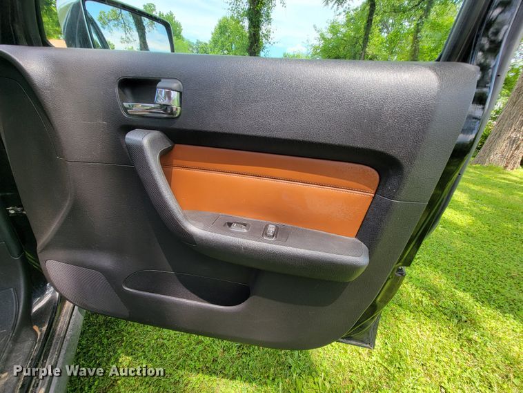 image for item IF9857 2006 Hummer H3  SUV