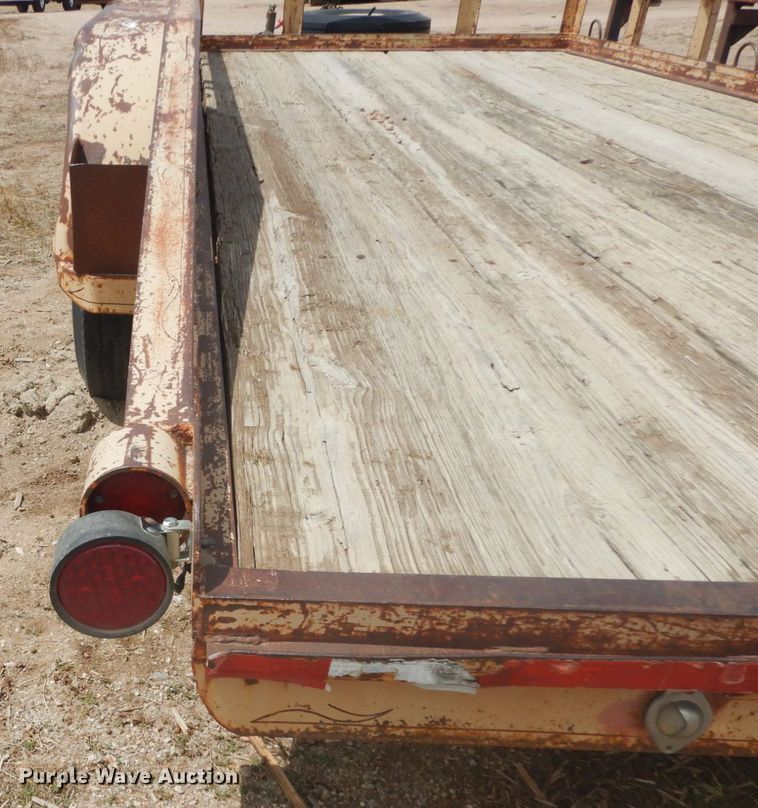 image for item IH9251 1986 Diamond  utility trailer