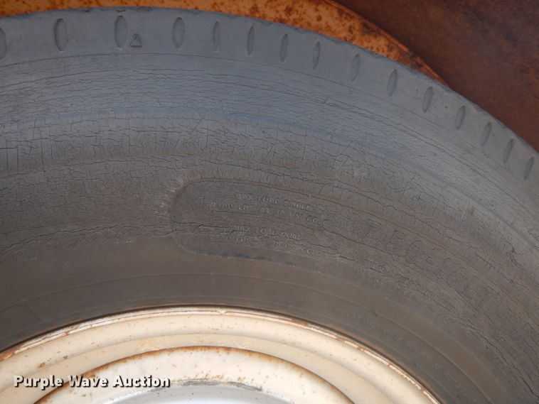 image for item IH9251 1986 Diamond  utility trailer