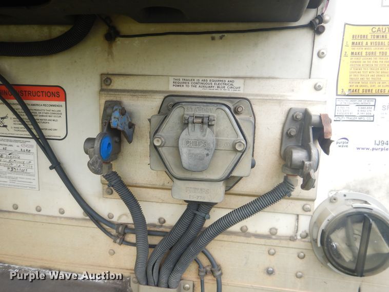 image for item IJ9410 2015 Utility  refrigerated van trailer