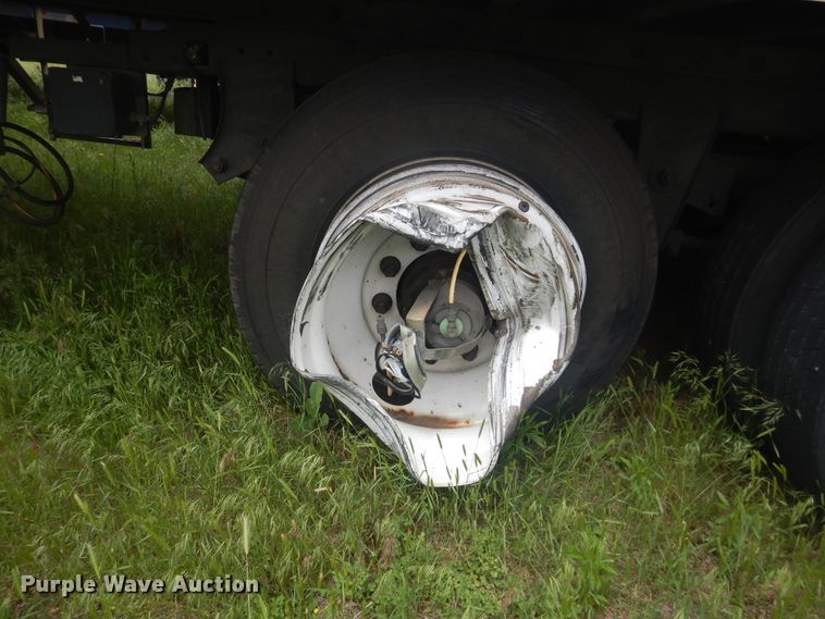 image for item IJ9410 2015 Utility  refrigerated van trailer