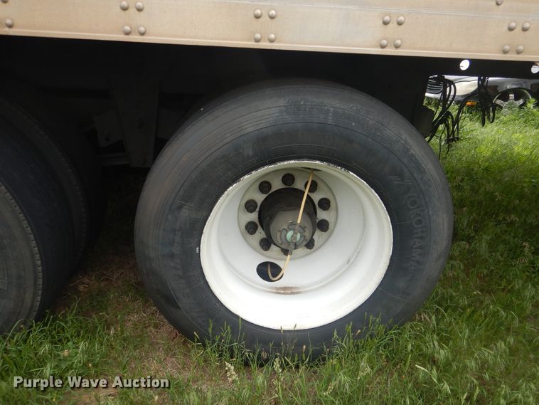 image for item IJ9410 2015 Utility  refrigerated van trailer